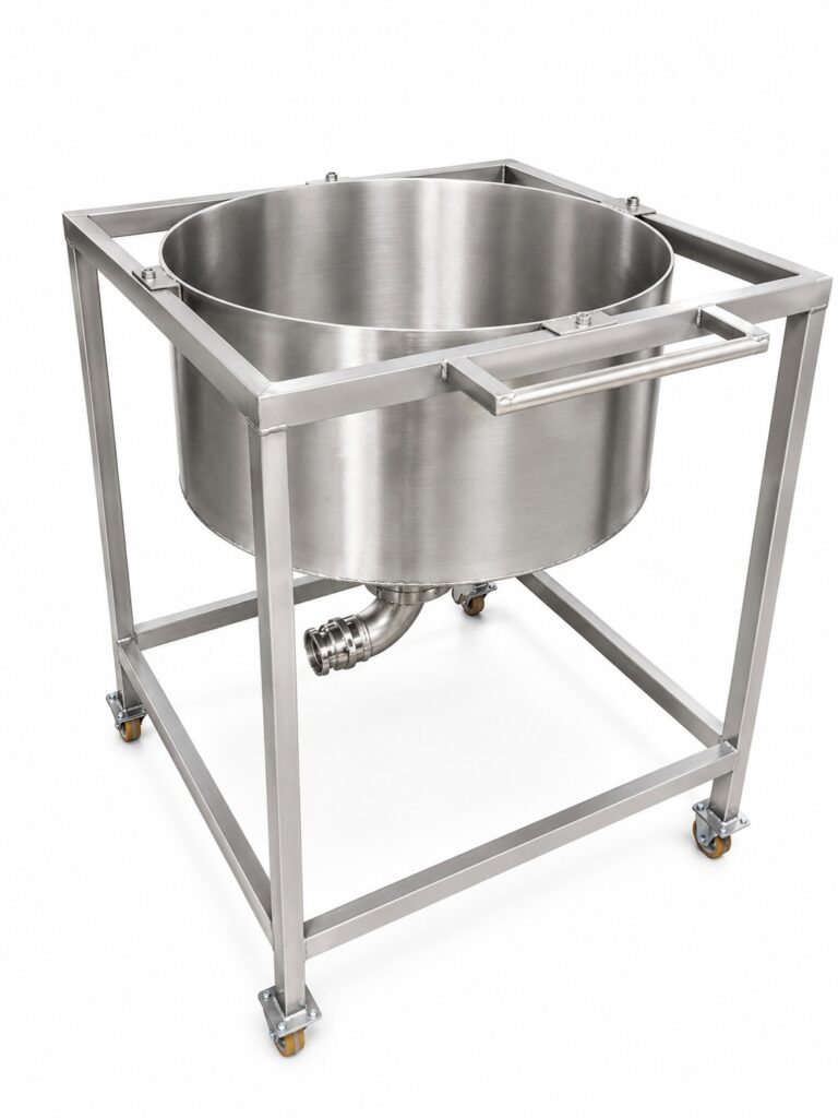 Tanque industrial em aço inox com pés e válvula de escoamento sanitária